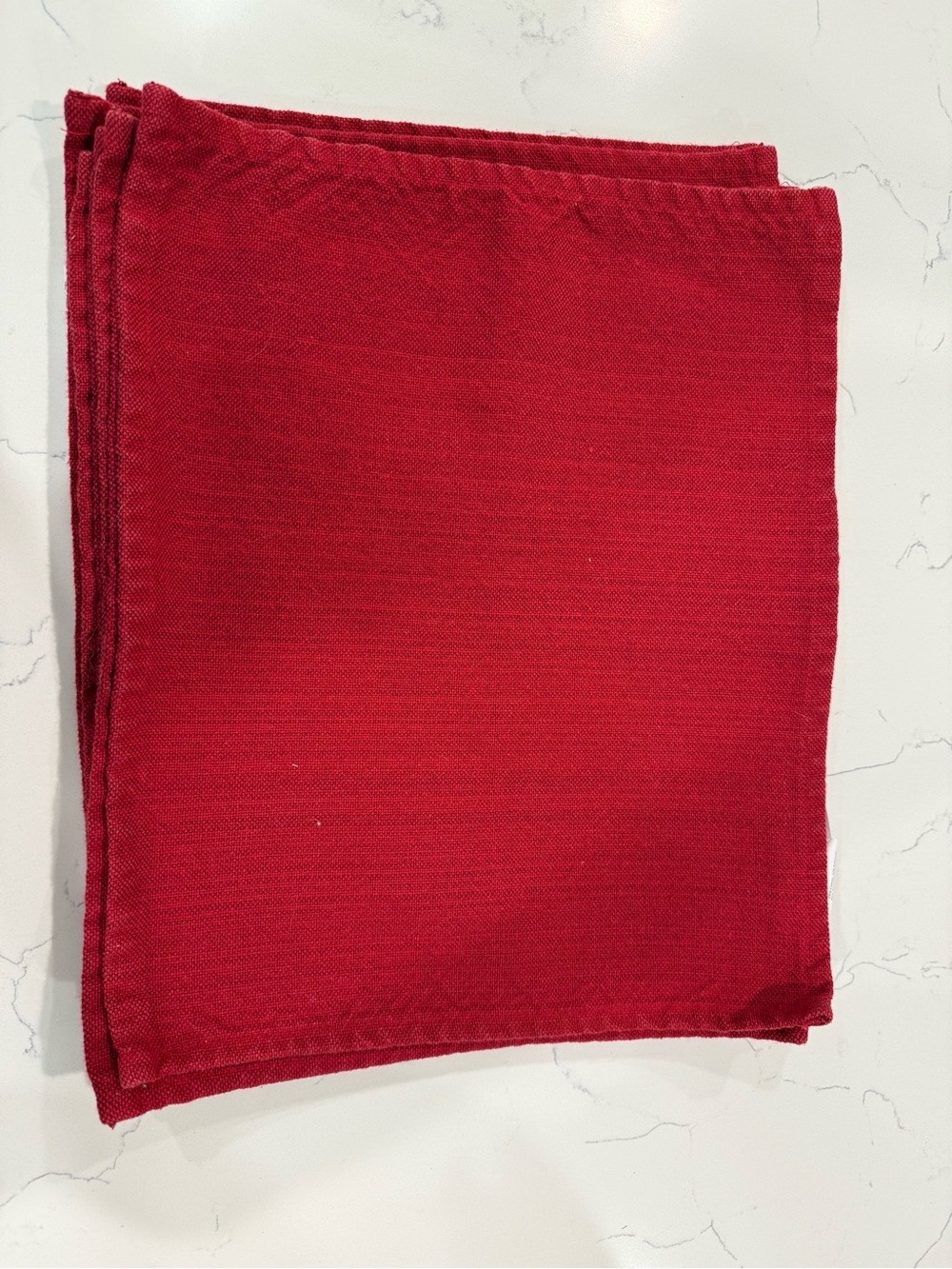 8 red placemats